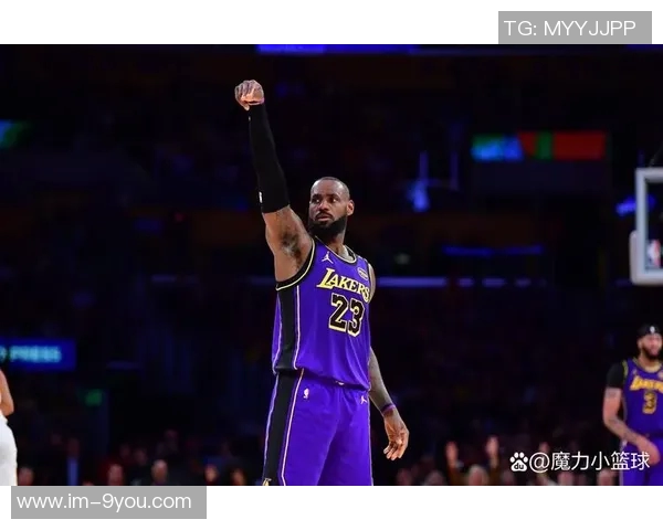 詹姆斯创41岁后单场得分新高转发官方纪录感慨幸运之至 詹姆斯创41岁后单场得分新高转发官方纪录感慨幸运之至